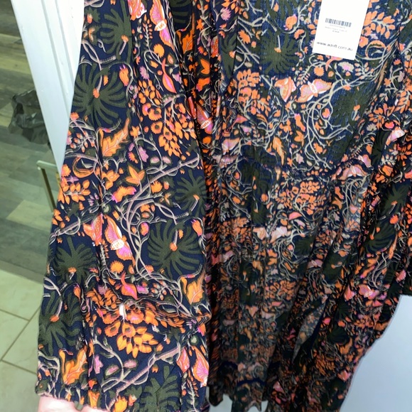 Dress - Picture 7 of 10